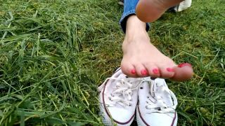 Converse shoeplay sexy feet in public place xxx-7