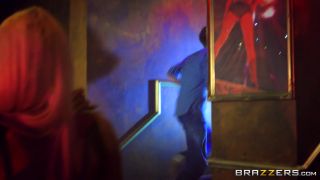 Lynna Nilsson's Mesmerizing Performance in Pulse 2-1