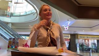 Ivy RosesIviroses-got-my-asscrack-showing-1