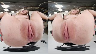 porn clip 47  Closer - Kyler Quinn Gear vr, lying on 3d porn-7