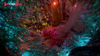 [GetFreeDays.com] Stuck under the Christmas tree looking for a present and got it right in her hand Sex Clip March 2023-5