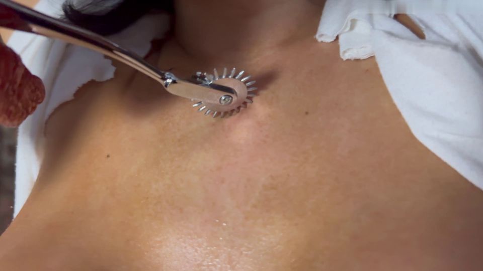 Tatti Roana Bondage - Night of the Monster (4K).