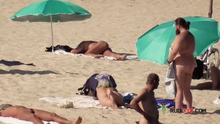 Naturist plage brings the best out of two hot  girls-1