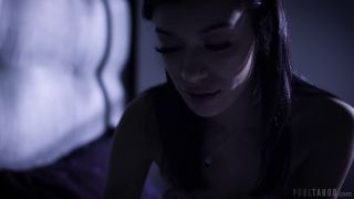 Savannah Sixx The Stepfather Came To His Sleeping Stepdaughter At Night (Hot Babes)-1