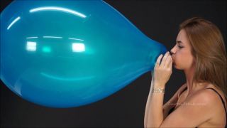 Custom Fetish - Amber Valentine s Blow to Pop Debut - Fetish-7