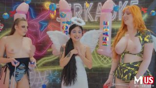 Gia Derza, Lauren Phillips Peaceful Jerkaoke (Lesbian girls)-2