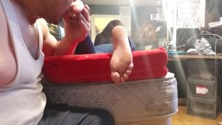 Cum shot on soles after foot worship - 1 080p-1