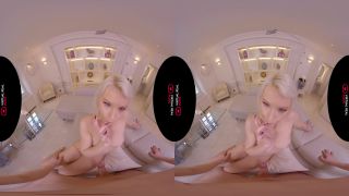 xxx clip 38 porno big lips blowjob Spring Break Part II – Nikki Nuttz, blowjob on virtual reality-8