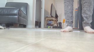 [K2S.CLUB] CurvyElvishGirl - Bare feet pacing- hard floors - HD 720P-4