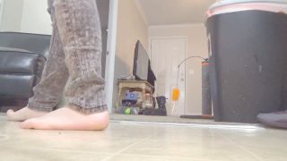 [K2S.CLUB] CurvyElvishGirl - Bare feet pacing- hard floors - HD 720P-8