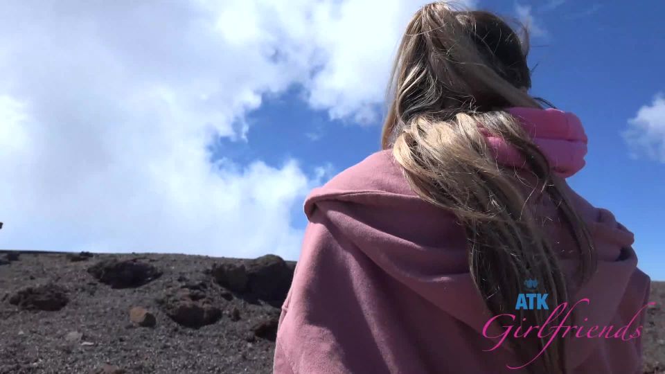 [ATKGirlfriends] Summer Vixen Maui 9 [06.10.23] [1080p]