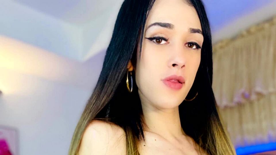 Shemale Webcams Video for June 10, 2021 – 08 webcam 