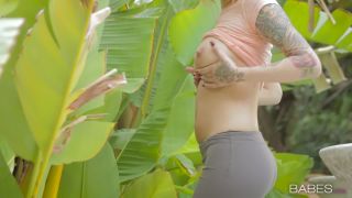 7438 Make A Splash - Emma Mae - 1080p-1
