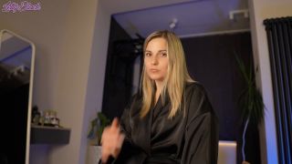 7135 Horny Stepmom Finds Out What s Wrong With Your Dick-1