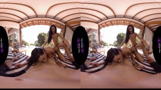 online clip 21 Bianca Reis & Alice Marques [4K UHD 5.4 GB] - virtual reality - pov feet fetish-5