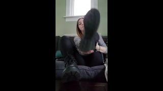 Sloans Paws aka sloan_paws - 01-06-2020 OnlyFans Video - Combat boot amp sweaty sock removal FYI Please excuse the extremely creaky table noises video fetish Sloans Paws-1