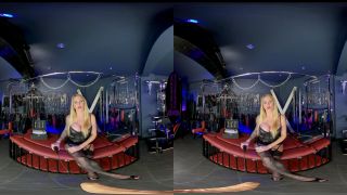 [K2S.CLUB] The English Mansion - Miss Suzanna Maxwell - A Troublesome Cock VR - 4K 1920P-9