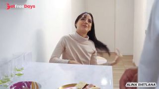 [GetFreeDays.com] Un chef me invita a comer, pero prefiero comermelo a el y degustar su pene Adult Clip April 2023-2