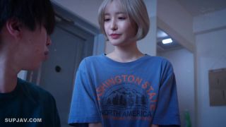 Reducing Mosaic ROYD-257 家に帰ったら見知らぬスレンダー巨乳ギャルが！何故か居座る彼女は僕を優しく誘惑してきたので… 百永さりな-1