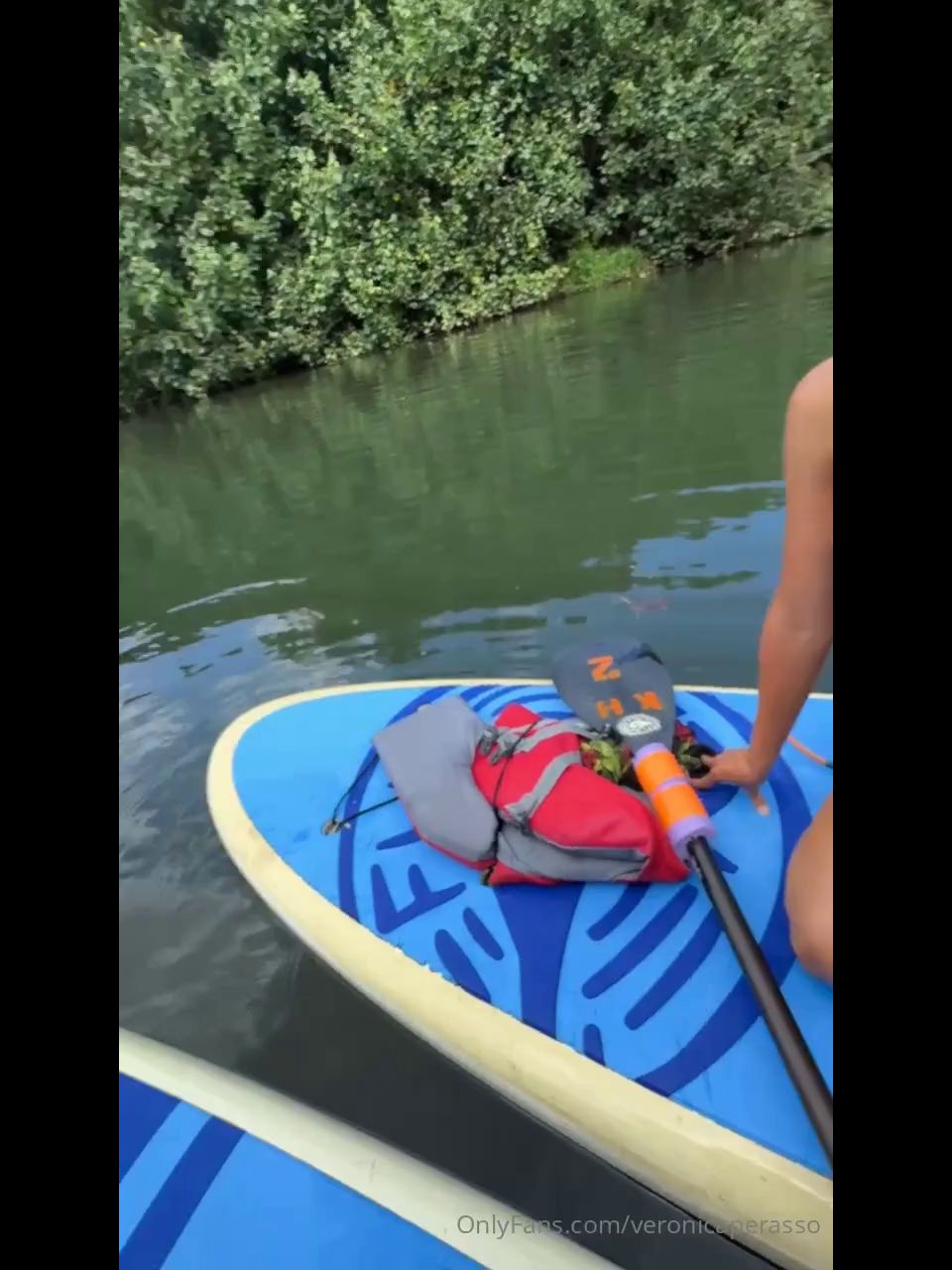 ﻿Veronica Perasso (veronicaperasso) - Risky BJ on the lake PPV (Latina girls porn)