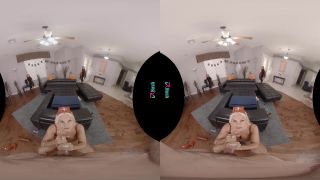 Brittany Andrews - I Love Candy On Halloween! - VRHush (UltraHD 2K 2021)-9