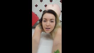 Mv - Shesleah Public Restroom Cum At College - Shesleah-9