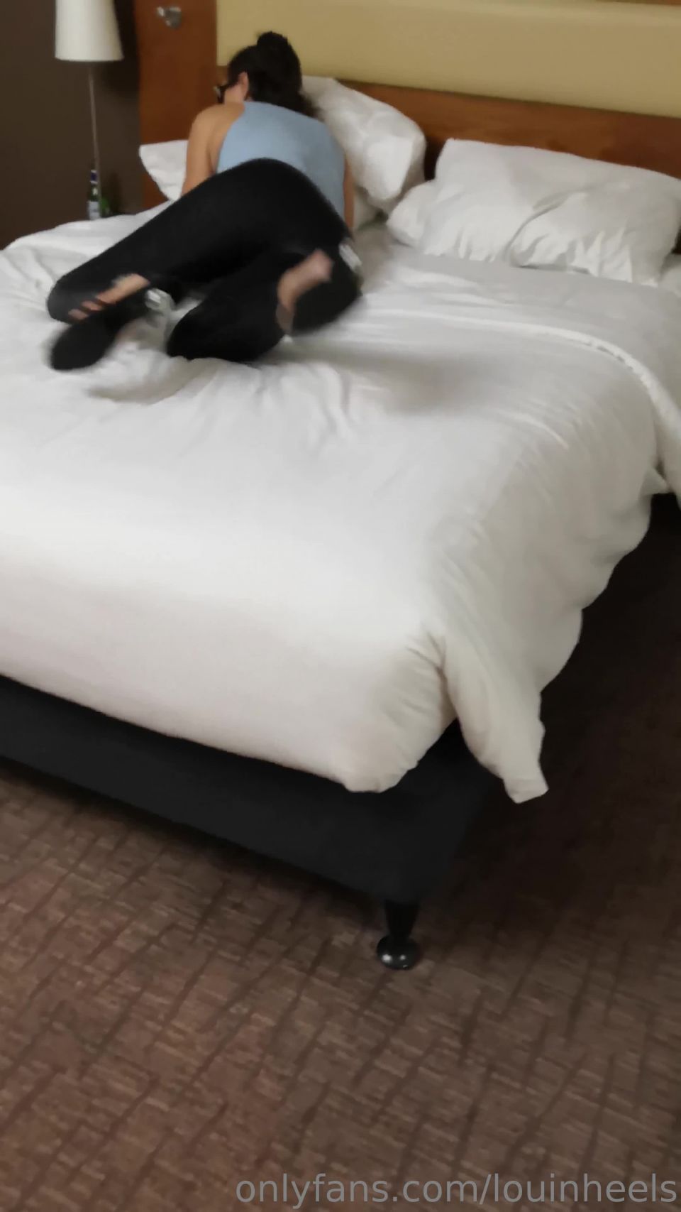 Onlyfans - Lou In Heels - louinheelsPart  of my first double covering on my soles I return back to my hotel room drunk afte - 26-05-2019