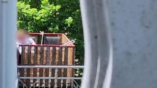 Theresina - WIE PERVERS IST DAS BITTE - Auf dem Balkon vor den Nachbarn gewichst - *-7