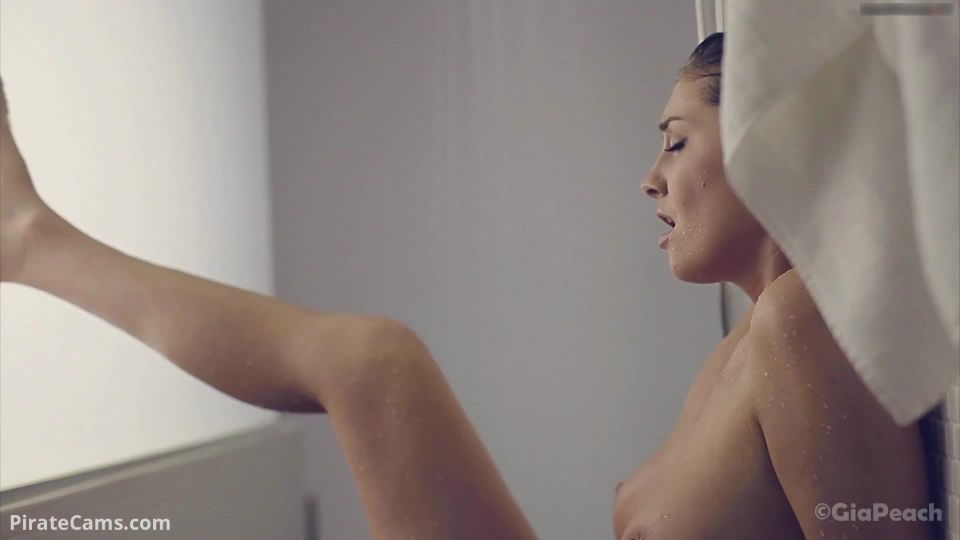 online xxx clip 43 Girl GiaPeach in Shower Voyeur on webcam 