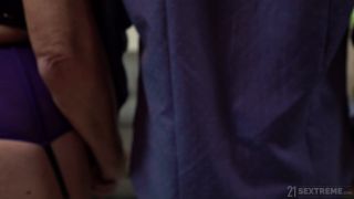 Video Milf Amy Seduced By The Boy Next Door 1080p FullHD-2