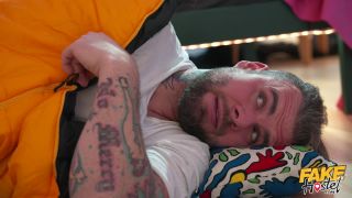 Gina Snow, Julia Maze   Sudden Threesome For New Lovers 720p HD-1