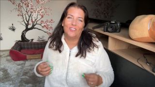 Nina - Nice - Megaflauschig - Fleecejacken Dirty Talk und Abspritz - Wichscountdown 1080P - Germany-8
