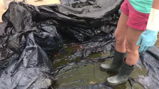 M@nyV1ds - BuddahsPlayground - Cleaning Outdoors in Rain Boots-1