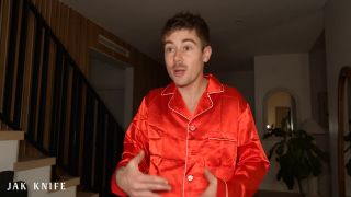 Verified Amateurs Naughty elf spreads her legs to save Christmas - Gal Ritchie-2