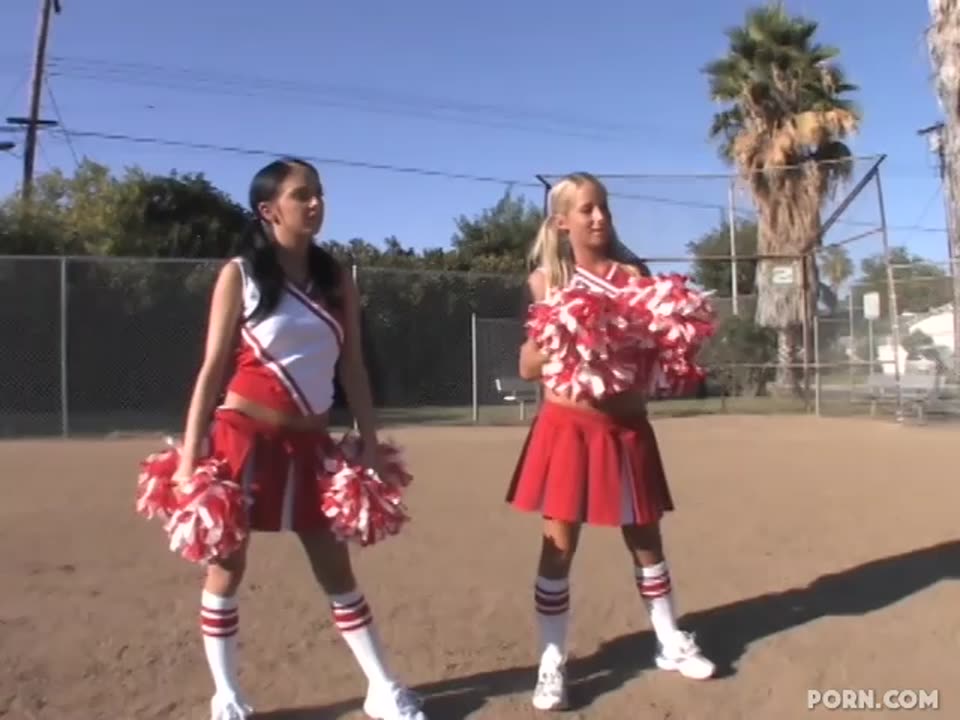 NotSoInnocentTeens Sexy Cheerleaders Please Each Other And A Football Player (Ashley Jensen, Stephanie Cane, 07 November 2008) (mp4)