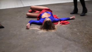 [supermisses.com] supergirl gets her ass kicked by hot lesbians 720p-0