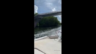 Steffy Moreno () Steffymoreno - the speed boats around enjoyed the boobies show boing boing los botes alrededor di 21-10-2019-1