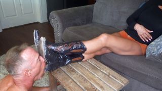 WORLD GODDESS: "GODDESS ZEPHY - MY BF SAID YOU HAVE TO CLEAN MY COWGIRL BOOTS! - CUSTOM CLIP" (1080 HD) (2025)-4