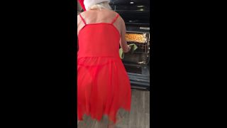 MILF Porn foxyfitgilf – 2024-12-24 Summer’s world famous Christmas Crack Enjoy watching me make this for you in-0