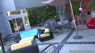 Behind The Scenes (Amateur porn) Valentina Nappi-9