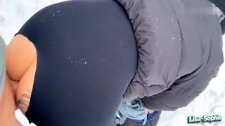 [K2S.CLUB] Lisa_Sophie - Beim Rodeln hart reingerutscht - Outdoorfick bei -8 Grad - FullHD 1080P-6