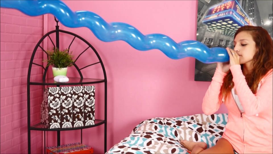 Custom Fetish - Danielles Curly Balloon B2P - Fetish