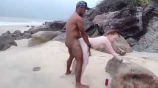 Amateur MEU NAMORADO LEVOU EU I MINHA AMIGA PRA PRAIA SO PRA TRANZAR-5