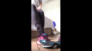 MelisaMendini () Melisamendini - for a request taking off my running shoes 02-06-2018-7