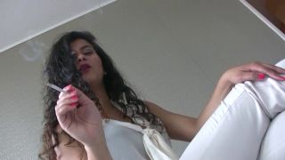 Fernanda - The Smoking Bitch - Smoking-5