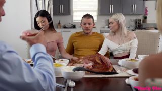 Video Stepbrother Is Thankful For His Penis: Haley Spades, Lulu Chu...-1