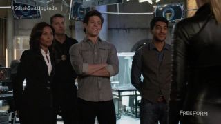 Emma Ishta – Stitchers s02e01 (2016) HD 720p!!!-1