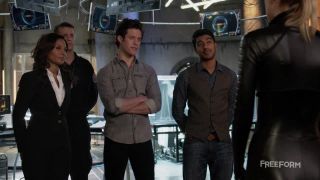 Emma Ishta – Stitchers s02e01 (2016) HD 720p!!!-2