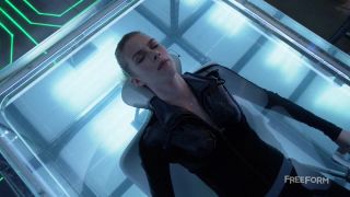 Emma Ishta – Stitchers s02e01 (2016) HD 720p!!!-8