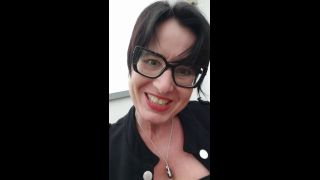 [K2S.CLUB] JulieEroticDress - Schneebesen Steckt in Vagina Fest - HD 720P-9